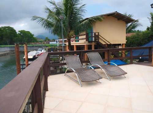 Casa de luxo no Bracuhy em Angra dos Reis - 7 suítes frente ao canal com deck privativo in Angra dos Reis