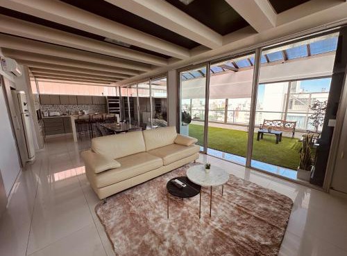 Center Suites con terraza privada in La Plata