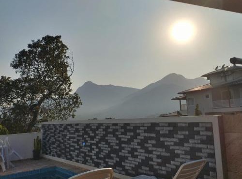 Casa Estilo Boho - a 1,5km da Balsa, com Wi-fi e Streaming in Ilhabela