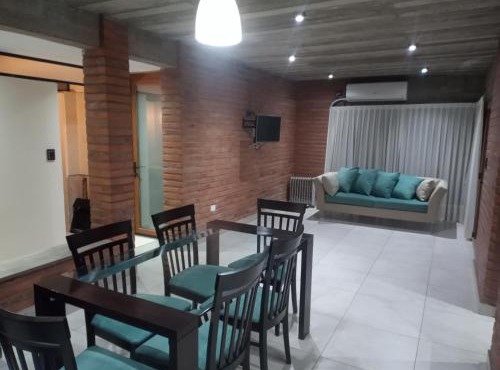 Casa amplia en ubicación tranquila de la ciudad