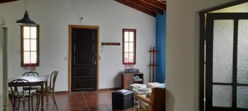 Cabaña con piscina en las afueras de la ciudad