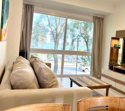 Espectacular departamento sobre la laguna para parejas in Chascomús