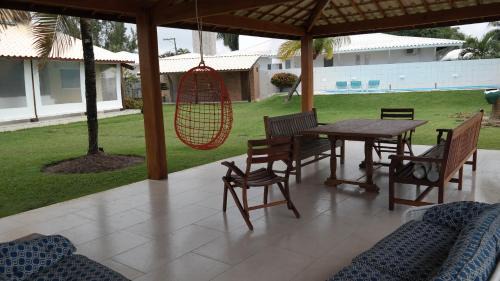 LINDA CASA 4 QUARTOS CONDOMÍNIO PARQUE INTERLAGOS in Arembepe