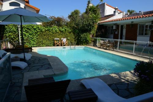 Bernie's Bed & Breakfast , A 3 KILOMETROS DEL AEROP EZEIZA, VAN ,IN-OUT, FREE EZEIZA AIRPORT