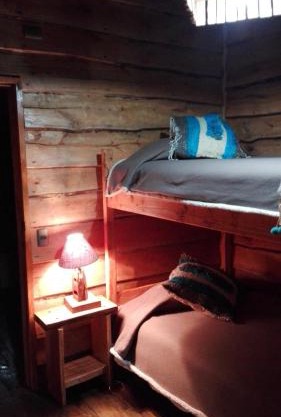 Cabaña Rústica Maravillosa Con Troncos Nativos Orilla Río Trancura 